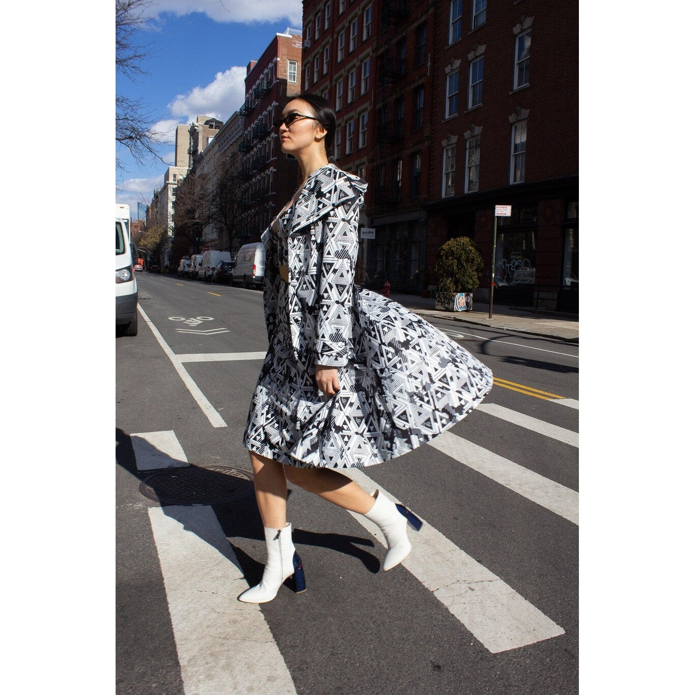 Amour-Geometric-Long-Jacket_71e30f09-e9da-479b-9bb5-713e26ff8ead 1259989825